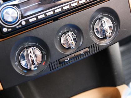 Chromové ovladače topení+klimatizace Škoda Fabia