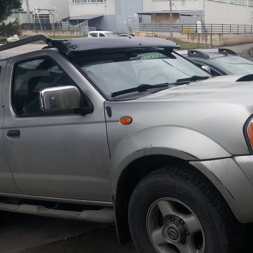 Sluneční clona nad čelní sklo Nissan Navara