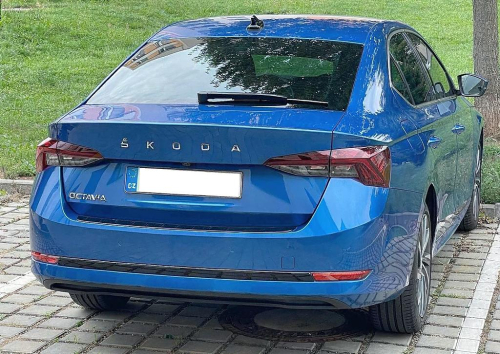 Lišta zadního nárazníku Škoda Octavia IV sedan - černá