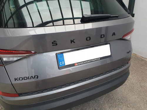 Zadní středový nápis ŠKODA originál pro vozy škoda - černý lesklý