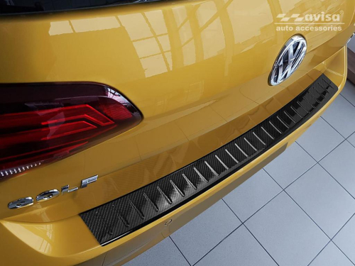 Karbonový kryt prahu zadních dveří VW Golf VII 