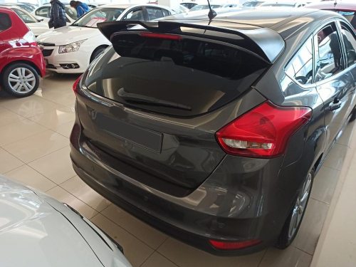 Střešní křídlo ST Ford Focus III